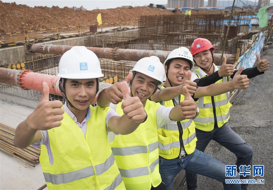 (新时代奋斗者·图文互动)(4)当一群“90后”与工地相遇——记奋战在军运会工地上的90后新农民工