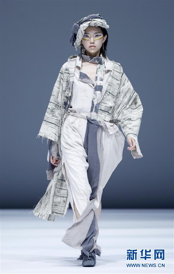 （文化）（4）河北美术学院服装学院在京举行时装发布会