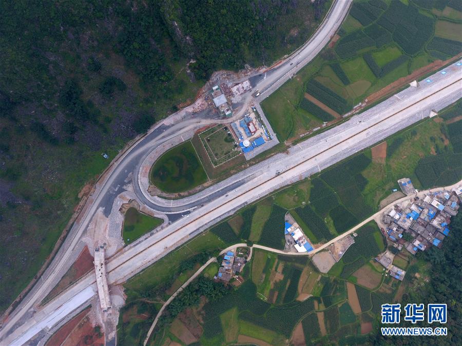 （经济）（2）中越边境靖西至龙邦高速公路有望年底通车