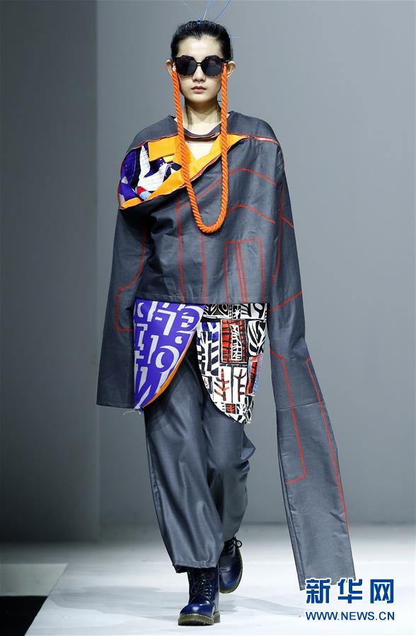 （文化）（1）上海工程技术大学服装学院发布会在京举行