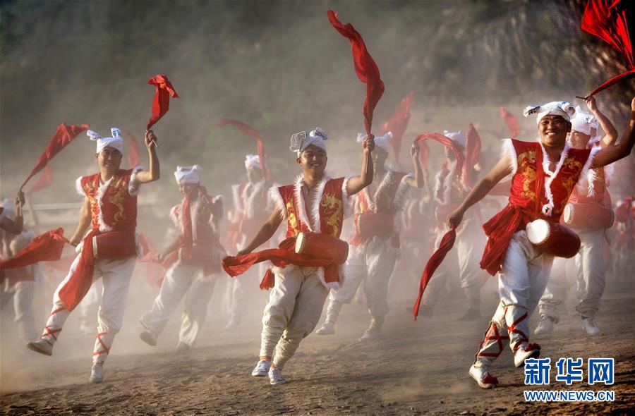 （文化）（3）安塞腰鼓展雄风