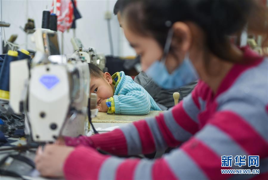 （新华视点&middot;图片版）（4）走出工厂的童年