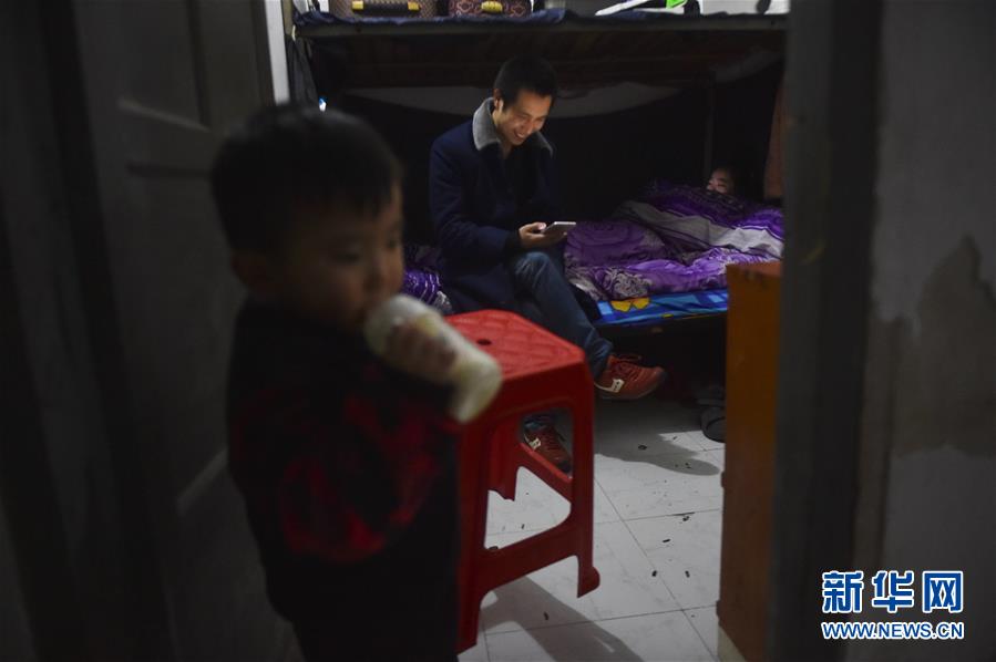 （新华视点&middot;图片版）（7）走出工厂的童年