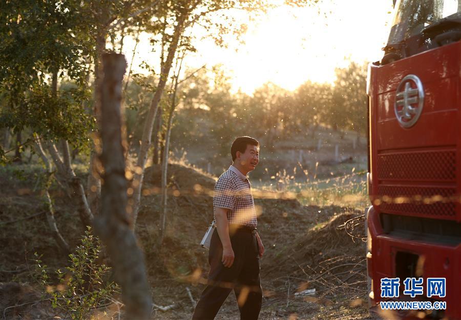 （图片故事）（8）&ldquo;大漠村医&rdquo;梁春荣