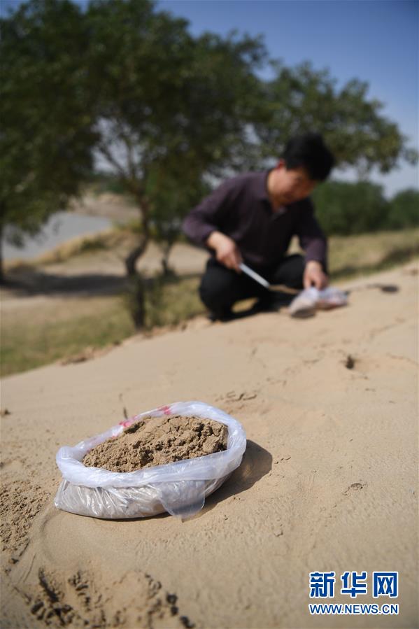 （图片故事）（9）&ldquo;大漠村医&rdquo;梁春荣