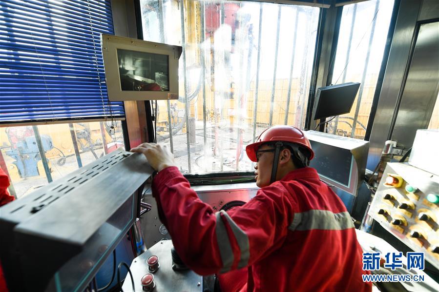 （科技）（6）我国超级钻机&ldquo;地壳一号&rdquo;创亚洲国家大陆科学钻井新纪录