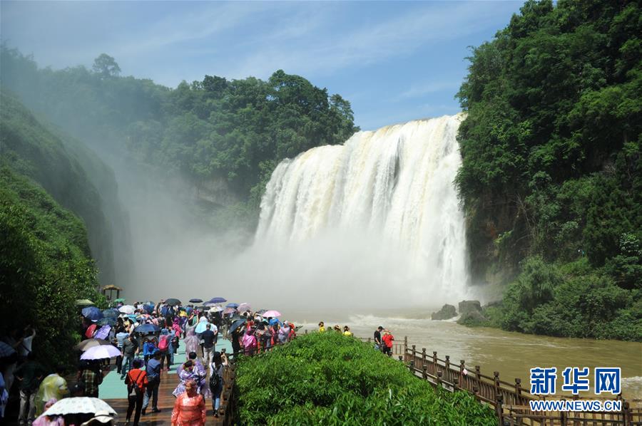 （环境）（1）贵州黄果树瀑布迎来丰水期