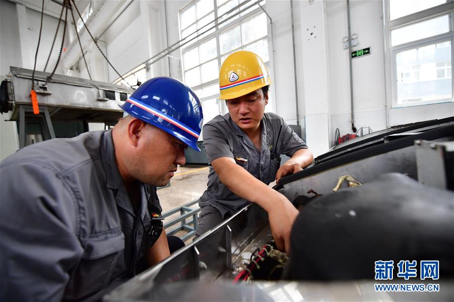 （社会）（4）&ldquo;火车医院&rdquo;：空调检修迎暑运