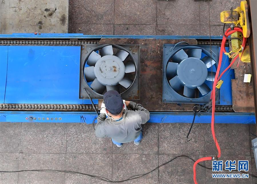 （社会）（5）&ldquo;火车医院&rdquo;：空调检修迎暑运