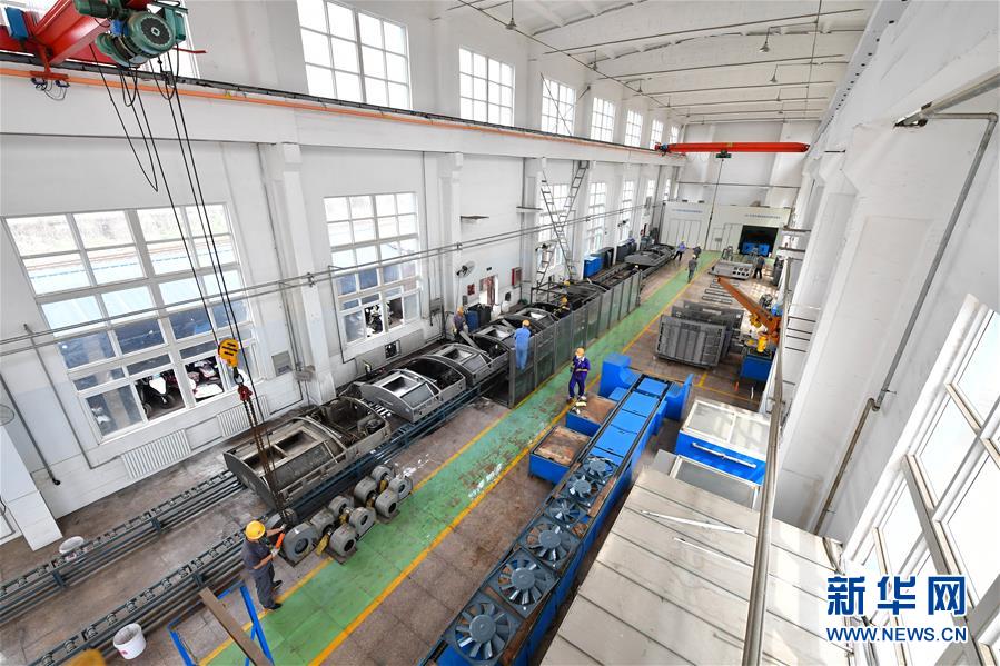 （社会）（6）&ldquo;火车医院&rdquo;：空调检修迎暑运