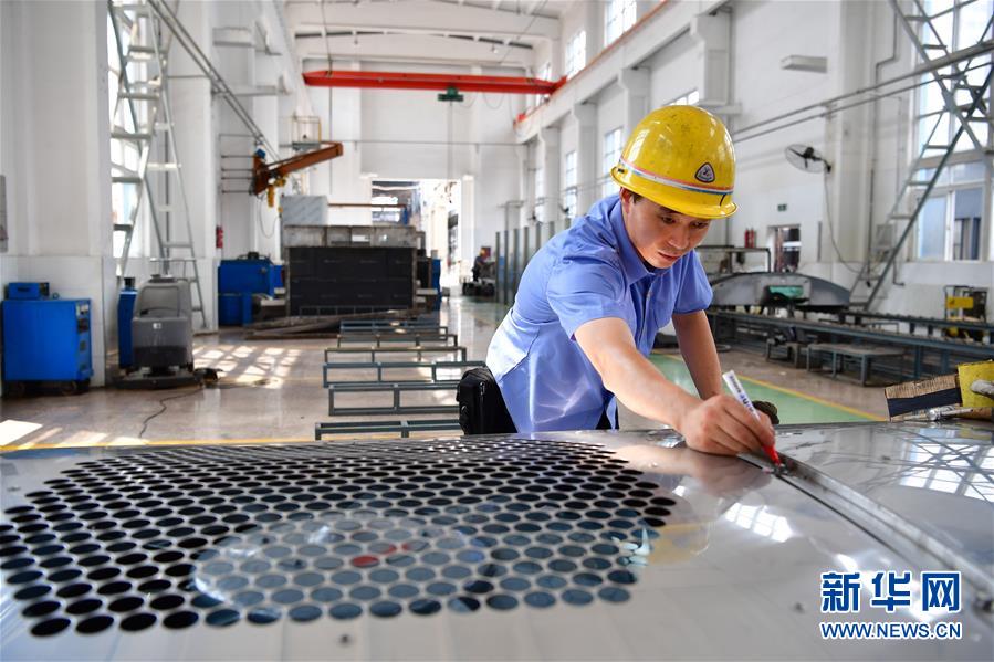 （社会）（7）&ldquo;火车医院&rdquo;：空调检修迎暑运