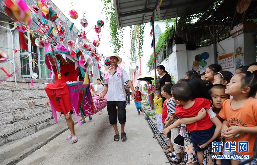 （新华全媒头条&middot;我们的节日&middot;端午&middot;图文互动）（1）粽叶飘香香满堂 端午民俗喜欢畅