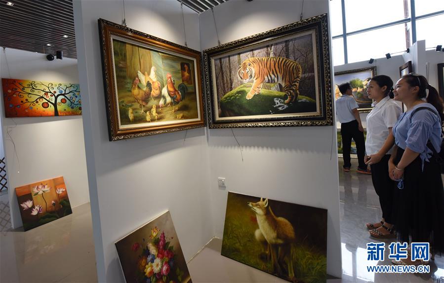 （经济）（4）中国（赣州）第五届家具产业博览会在南康举办 