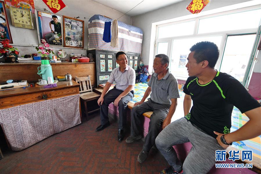 (脱贫攻坚)(1)“你们不脱贫,我就不回城”——大黑山村“第一书记”阚阅的“军令状”