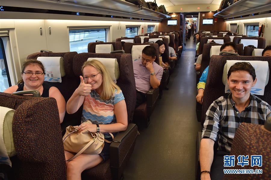 #（经济）（5）长编组&ldquo;复兴号&rdquo;动车组亮相京沪高铁