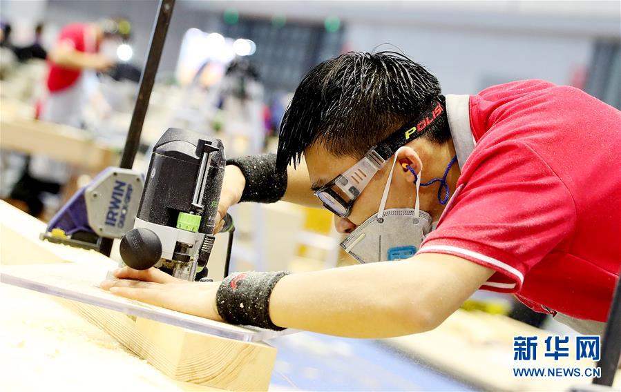 （新华全媒头条·图文互动）（5）上下合力，聚力破障，开辟“大国工匠”建设新格局