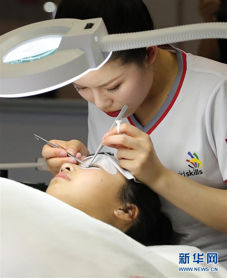 （新华全媒头条·图文互动）（6）上下合力，聚力破障，开辟“大国工匠”建设新格局