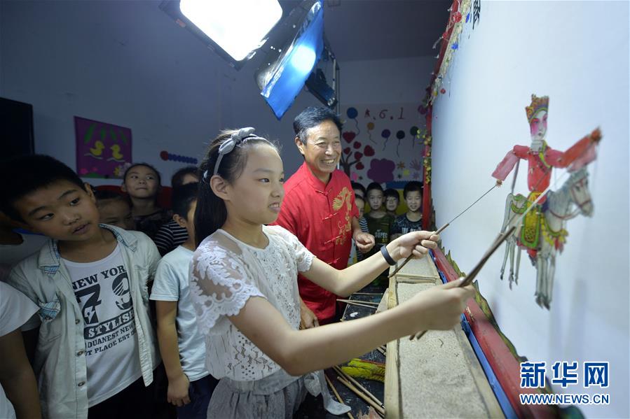 （教育）（3）河北沙河：&ldquo;非遗&rdquo;皮影伴暑假