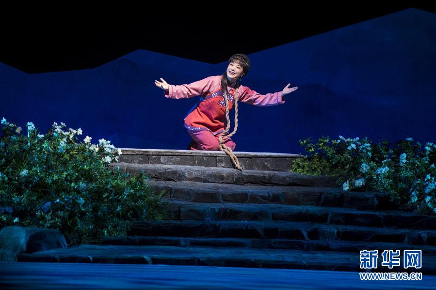 （文化）（4）黄梅戏版《党的女儿》首演再续历史经典