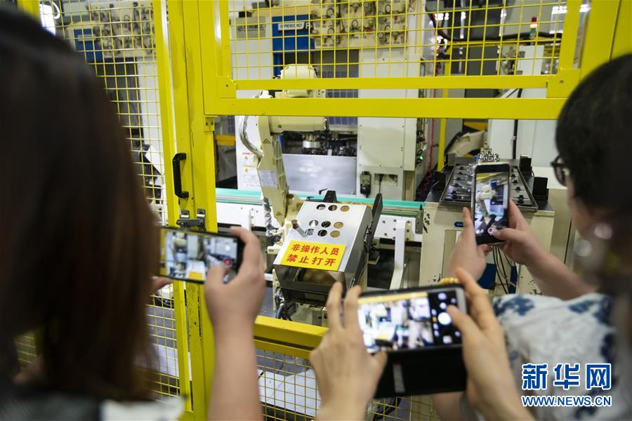 （壮阔东方潮　奋进新时代&mdash;&mdash;庆祝改革开放40年&middot;图文互动）（20）与世界携手共赢&mdash;&mdash;改革开放40年中国制造融入全球贸易体系