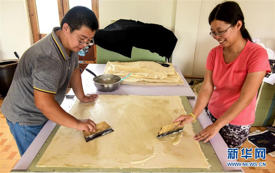 （社会）（1）河北阜城：85后大学生夫妻回乡创业念好布鞋&ldquo;致富经&rdquo;