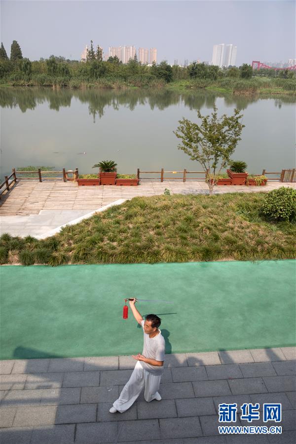 （社会）（5）古运河边的三湾湿地公园