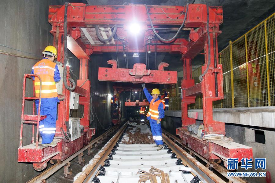 #（社会）（1）江苏常州地铁1号线完成铺轨施工