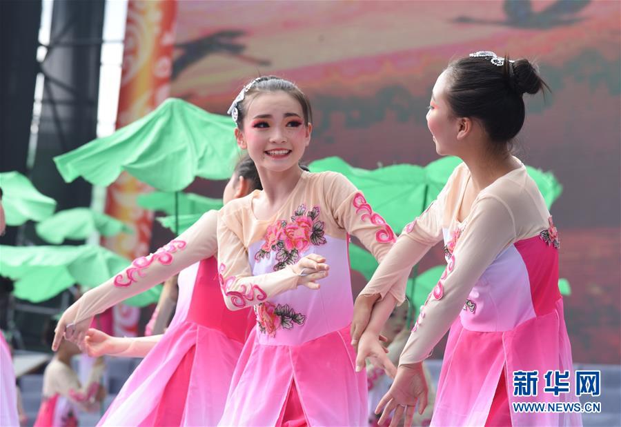 （文化）（2）第十届陇南乞巧女儿节开幕