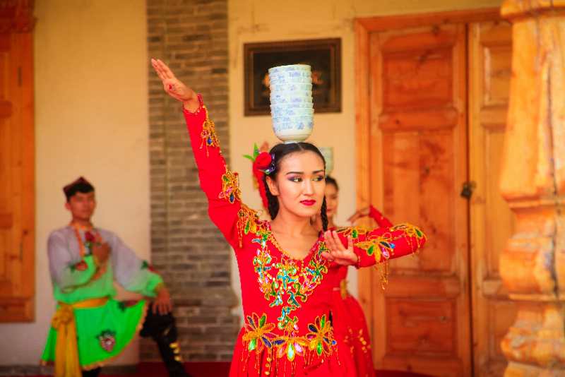 【新时代幸福美丽新边疆】去伊犁喀赞其拜访“生活在宫殿里的老百姓”