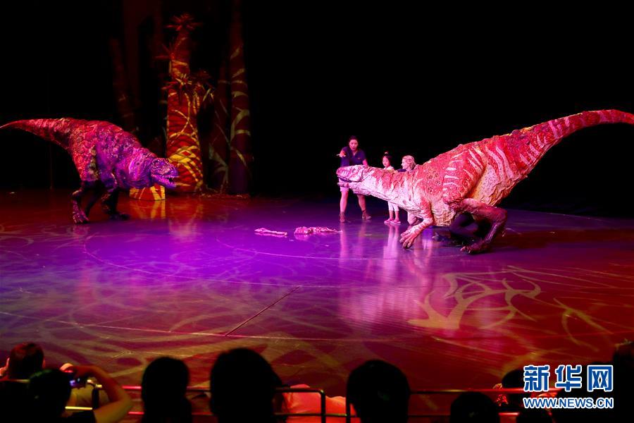 （文化）（5）科普互动儿童剧《恐龙动物园》在沪上演