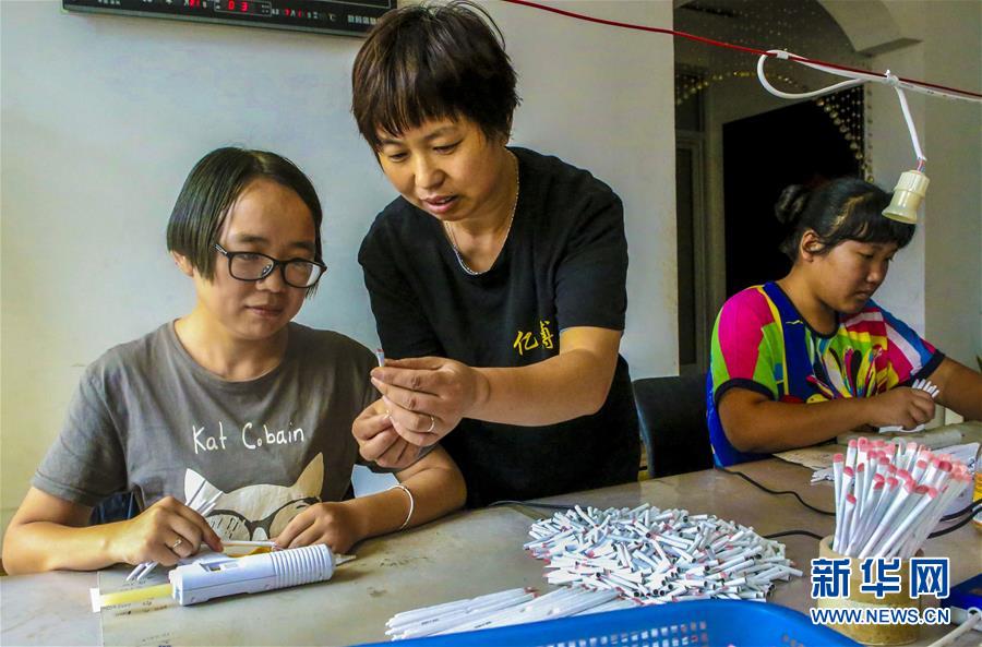 （经济）（2）河北饶阳：留守妇女&ldquo;刷&rdquo;出致富路