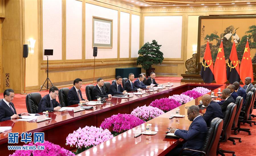 （中非合作论坛&middot;XHDW）习近平会见安哥拉总统洛伦索