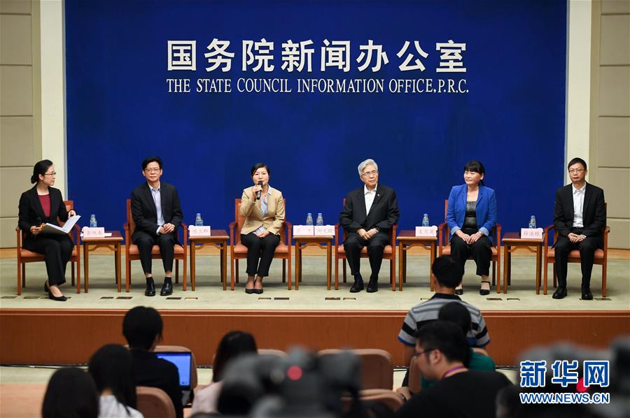 （社会）（1）国新办举行优秀教师代表与中外记者见面会