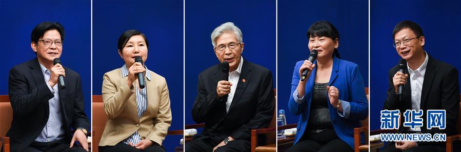 （社会）（2）国新办举行优秀教师代表与中外记者见面会