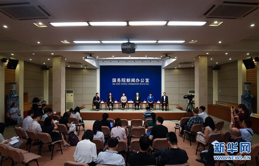 （社会）（4）国新办举行优秀教师代表与中外记者见面会