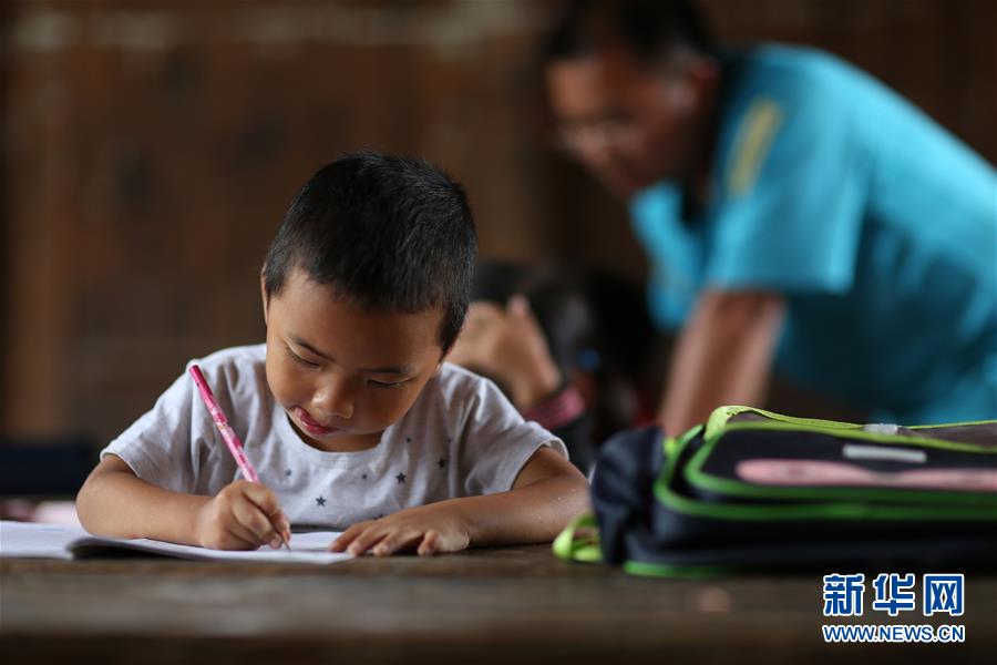 #(图片故事)(5)大山深处教学点的守护者