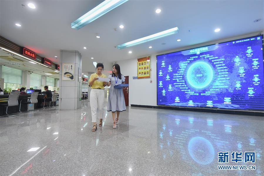 （社会）（1）福建泉州：便民服务“不打烊”