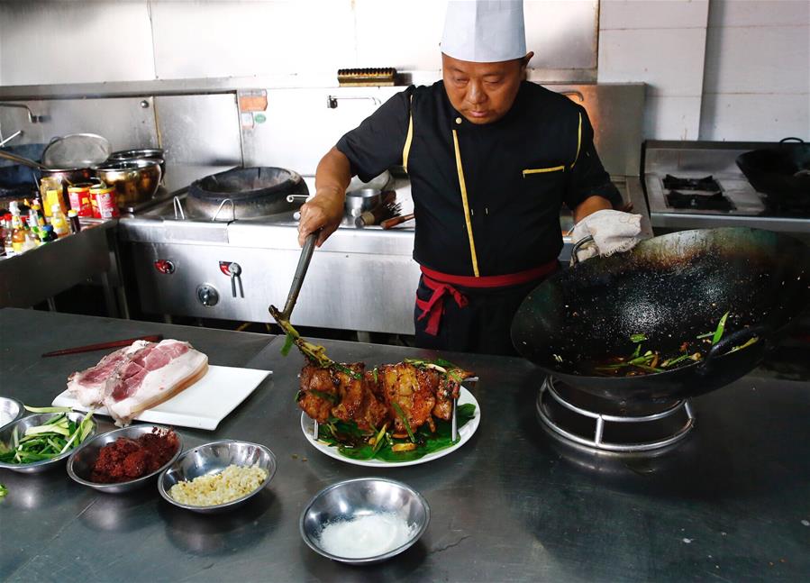 （XHDW）（3）大刀切出&ldquo;连山回锅肉&rdquo;