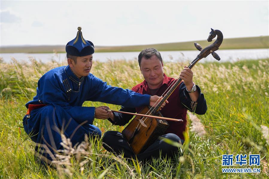 （文化）（8）乌兰牧骑：在蓝天绿草间歌舞