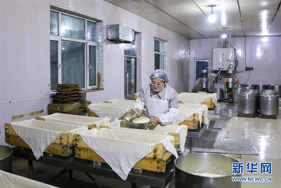 （图文互动）（3）返乡创业女大学生卜睿：做好豆腐　产业致富
