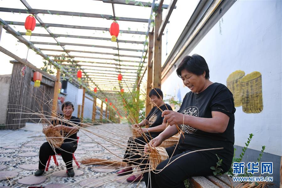 （新华全媒头条·聚焦乡村振兴战略规划·图文互动）（7）推进乡村振兴的行动指南——解读乡村振兴战略首个五年规划亮点