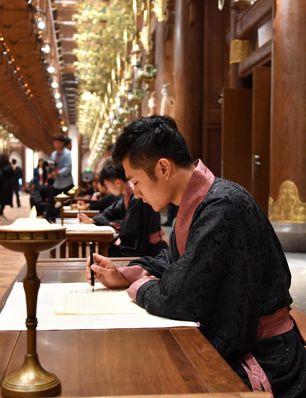 【文体艺苑】葡萄牙数百年沉船中发现明朝瓷器(图2)