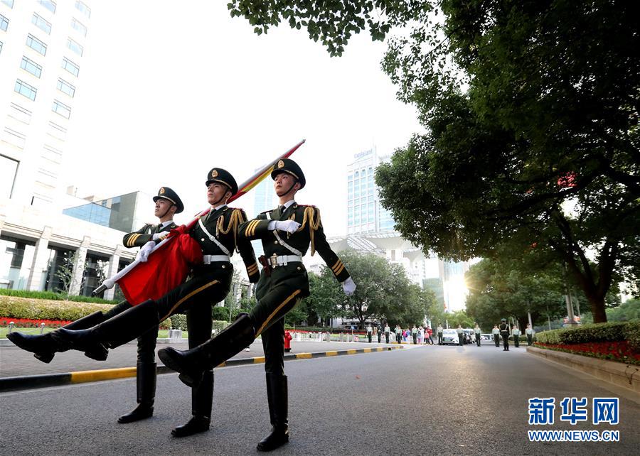 （社会）（1）升国旗 庆国庆