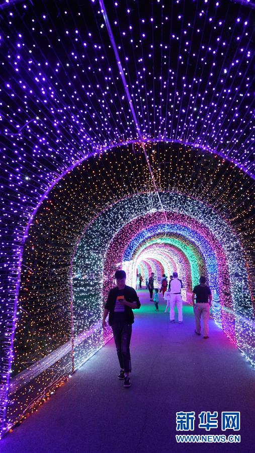 （社会）（5）江西南昌：国庆赏灯乐