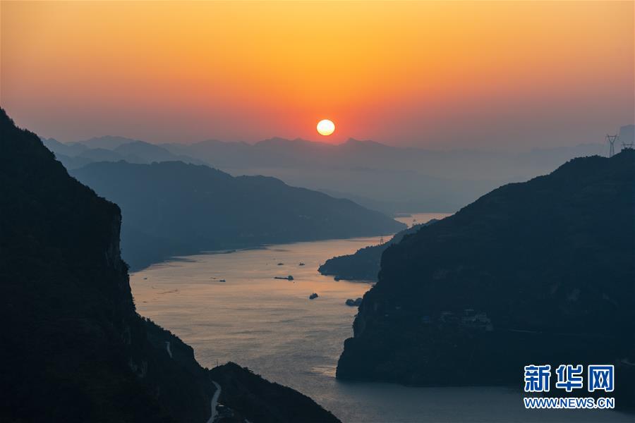 #（视&middot;觉）（1）日出三峡