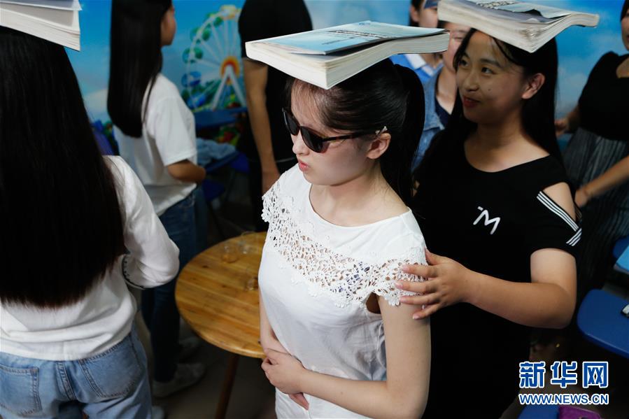 （图片故事）（18）盲女逐梦记