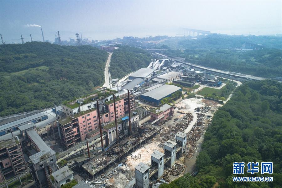 (新华全媒头条·图文互动)(6)潮起东方万象新——以习近平同志为核心的党中央团结带领全党全军全国各族人民贯彻落实党的十九大精神纪实