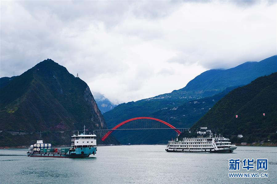 （新时代担当作为典型风采&middot;图文互动）（6）直面难题勇担当&mdash;&mdash;记重庆市巫山县委书记李春奎