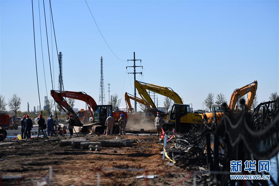 （图文互动）（8）天津润滑油仓库火灾已扑灭无人员伤亡