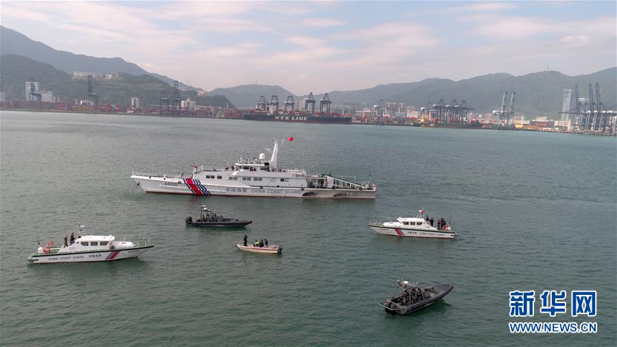 (新时代国门行·图文互动)(3)深圳:“拓荒牛”犁出“美丽春天”